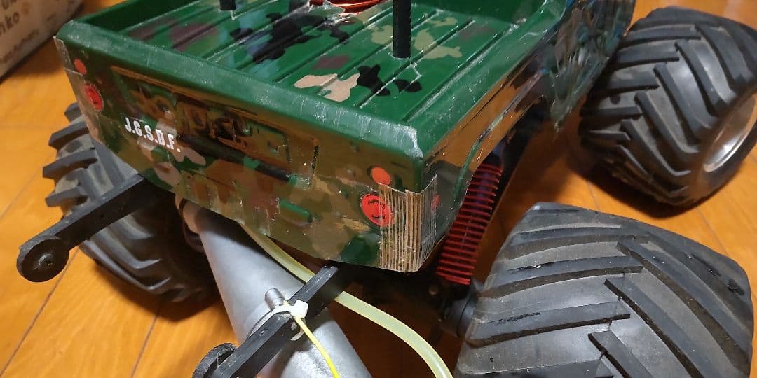 京商 KYOSHO MAD ARMOUR エンジン RCカー メカなし　ジャンク