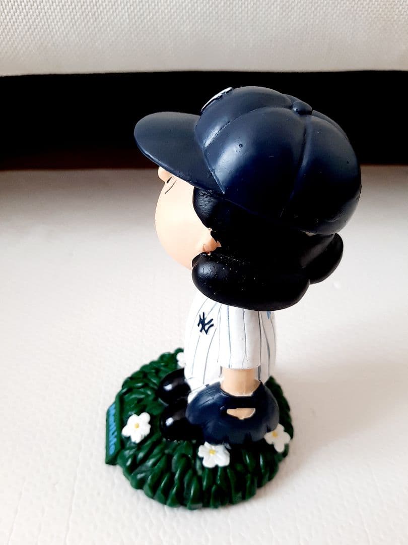 ルーシー　ボブルヘッド　ヤンキース　フィギュア　シュローダー
