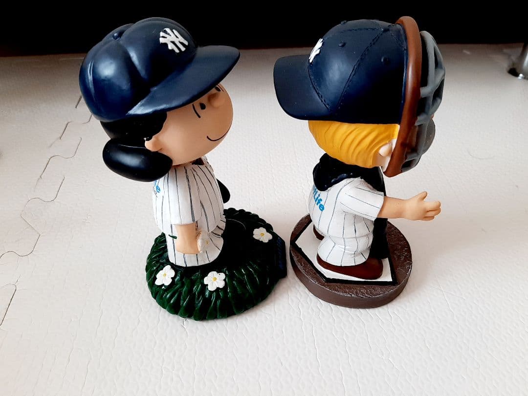 ルーシー　ボブルヘッド　ヤンキース　フィギュア　シュローダー