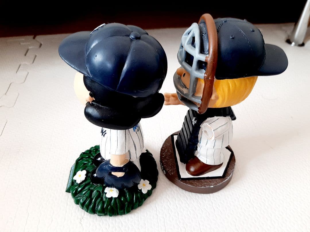ルーシー　ボブルヘッド　ヤンキース　フィギュア　シュローダー
