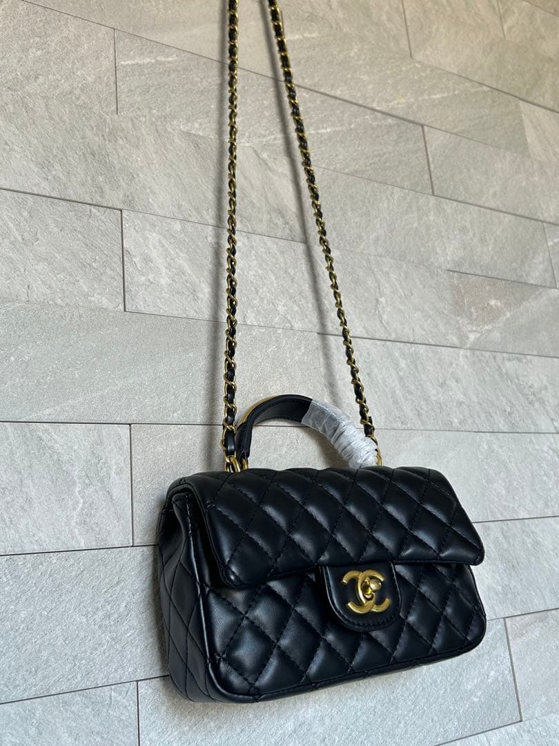 リリ CHANEL ショルダーバッグ ゴールドプレート ノベルティ