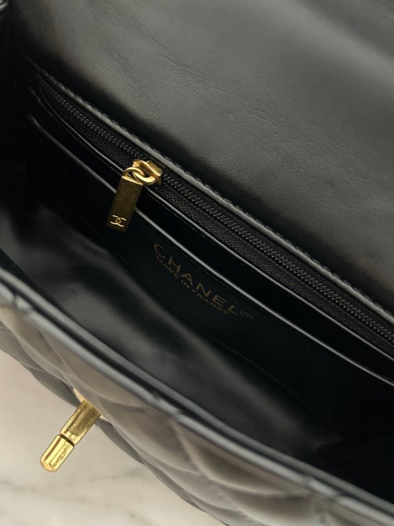 リリ CHANEL ショルダーバッグ ゴールドプレート ノベルティ