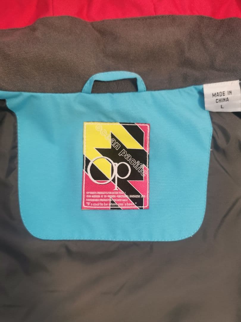 上：OP スノーボードウェア L 下：ESTIVO スノーボードウェアXL