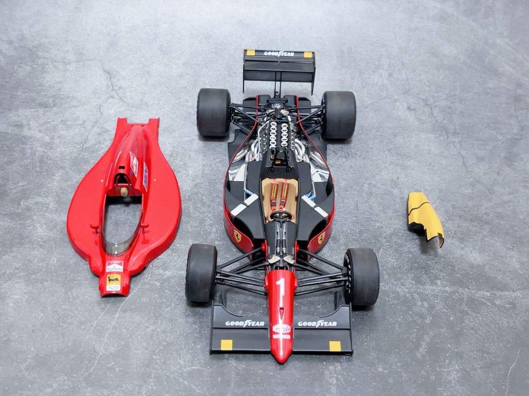 エグゾト 1/18 フェラーリ 641/2 メキシコGP