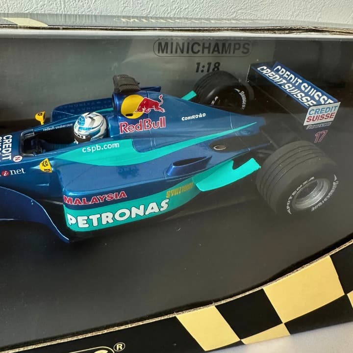 【希少】レッドブル ザウバー C20 K.ライコネン ミニチャンプス1/18