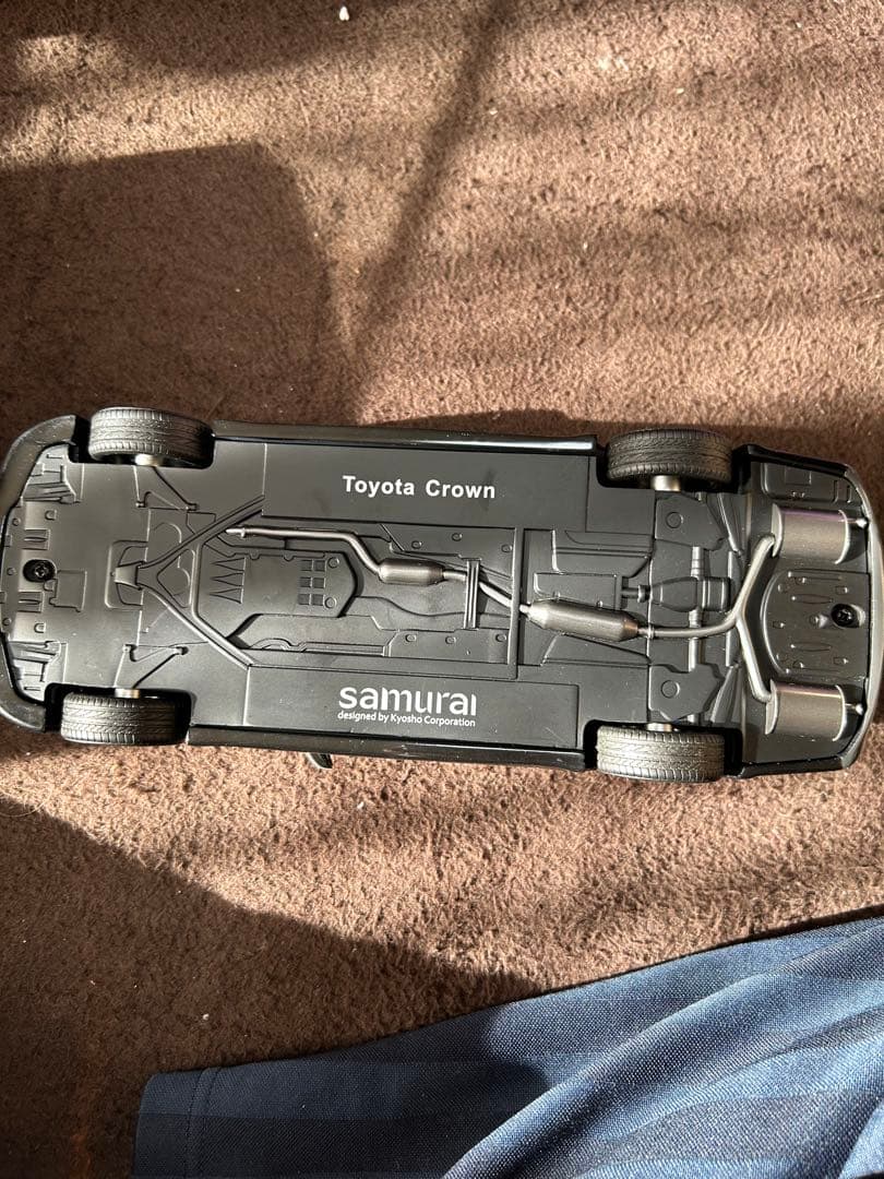 KYOSHO samurai クラウンアスリート G ハイブリッド 1/18×2