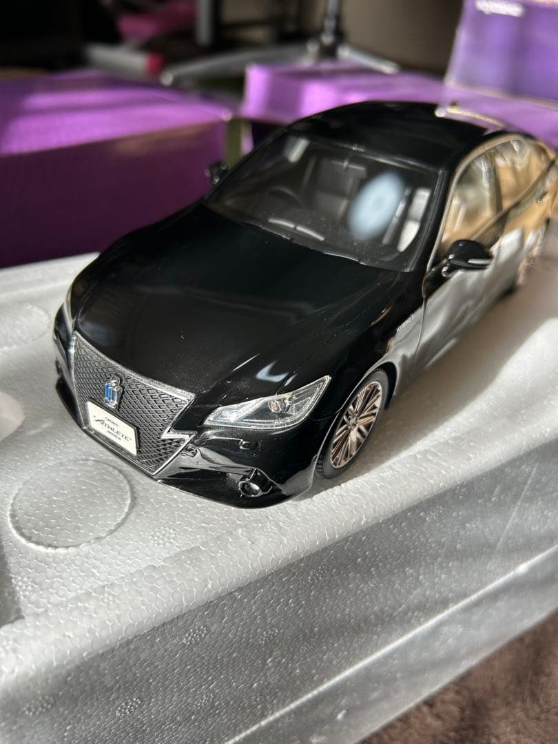 KYOSHO samurai クラウンアスリート G ハイブリッド 1/18×2