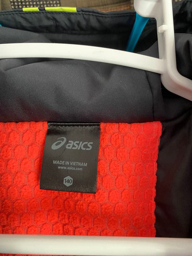 asics アシックス　ベンチコート　140㎝