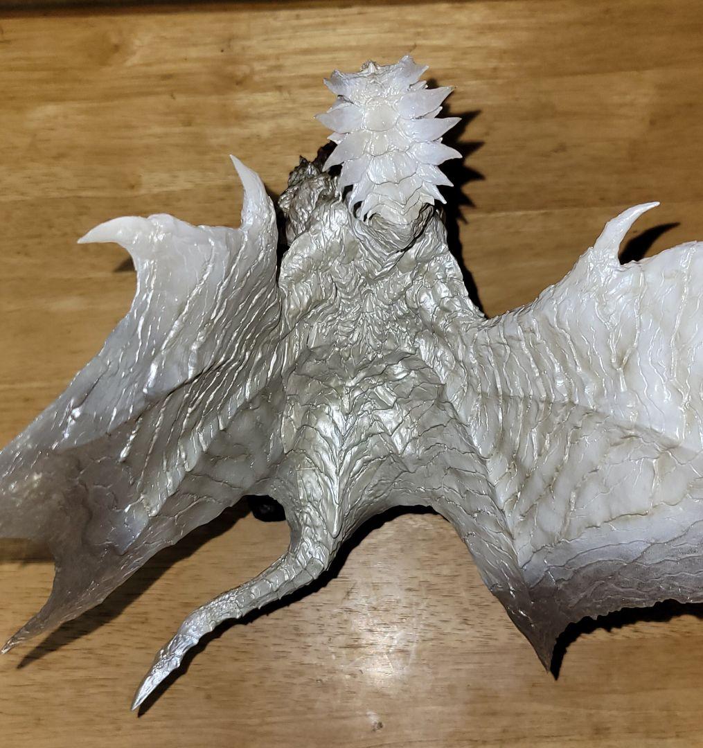 クシャルダオラ（脱皮） フィギュア モンスターハンター クリエイターズモデル