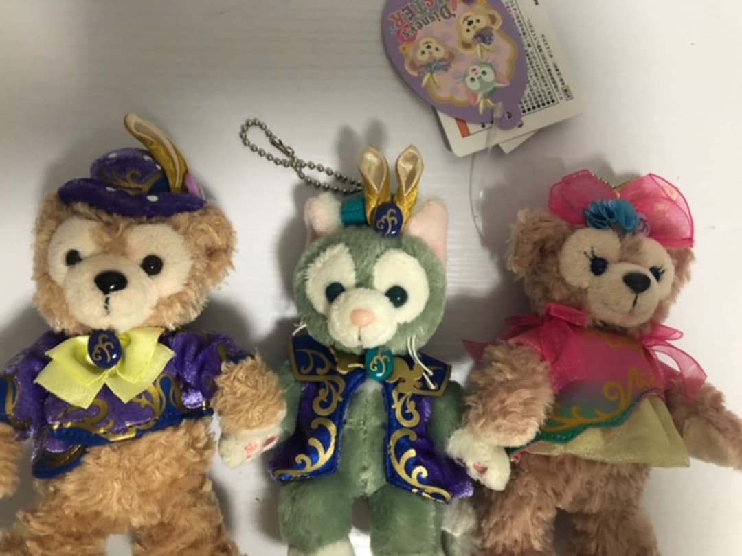 ダッフィー シェリーメイ ジェラトーニ ぬいぐるみバッジ　ディズニーイースター