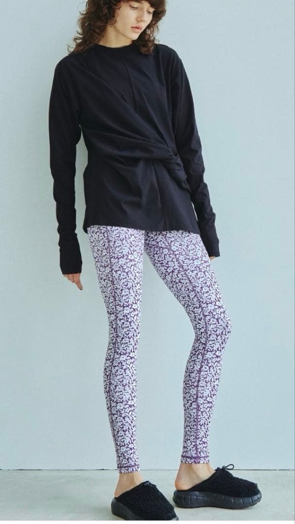 【ぽむ】emmiyoga エミヨガ パープル セットアップ