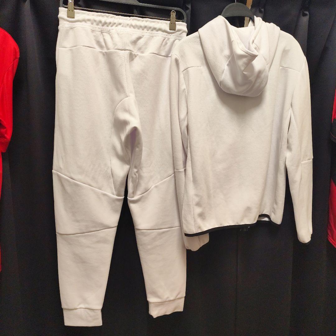 Nike Tech Fleece 白 セットアップ