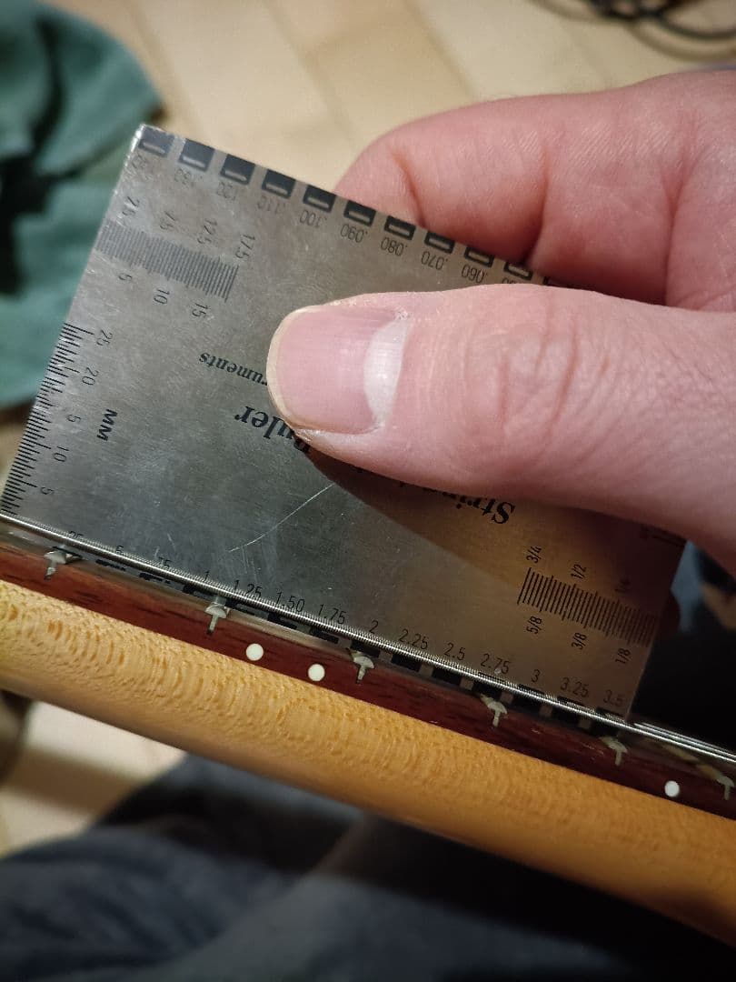 FERNANDES　FR-40 エレキギター　ストラトタイプ