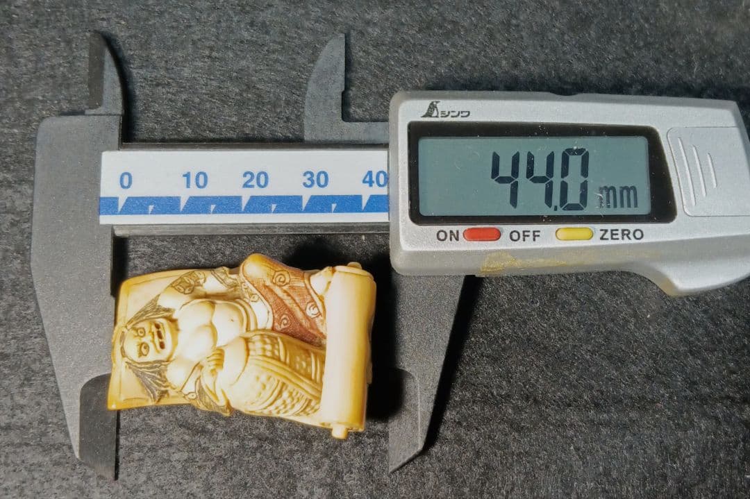 蕉雨 在銘 根付「日本画掛軸から飛び出す 鬼と釣り鐘の図 期間限定値下