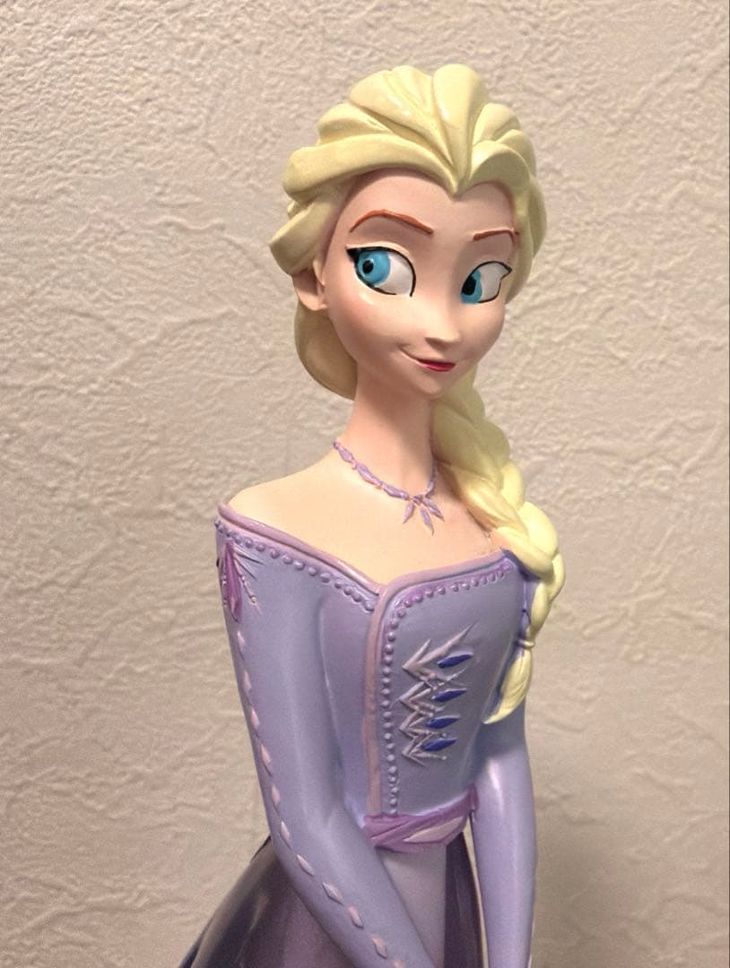 ディズニーストア♡アナと雪の女王Ⅱ♡エルサ ナイトドレス LEDライトフィギア