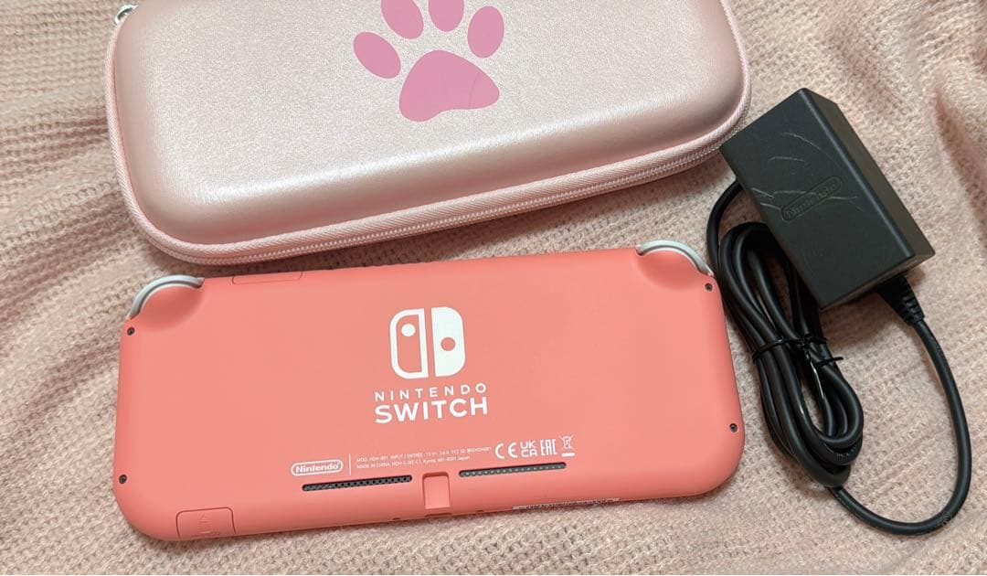 任天堂スイッチ ライト　コーラル