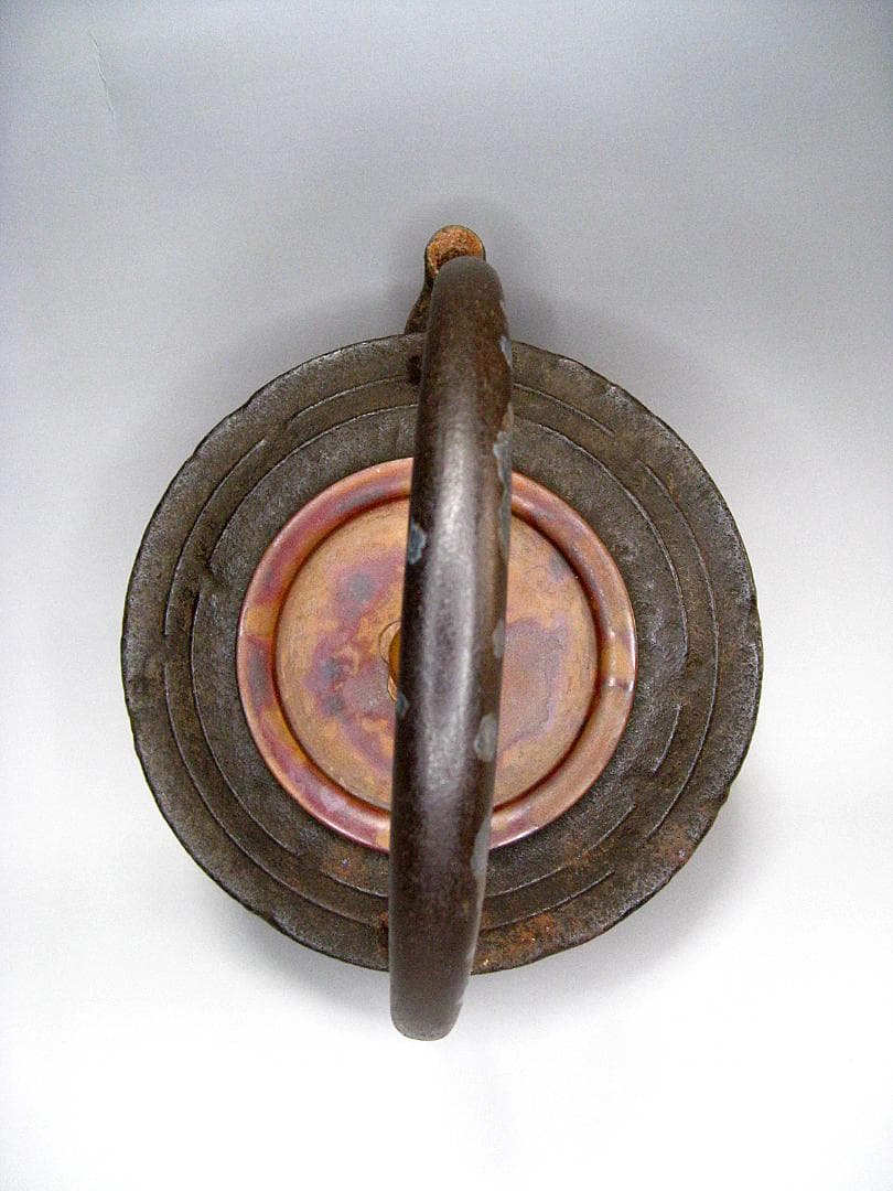 #北野宗三郎 #独楽形 #鉄瓶 #取手銀象嵌 #共箱 #彫刻 茶注 #水注 小振