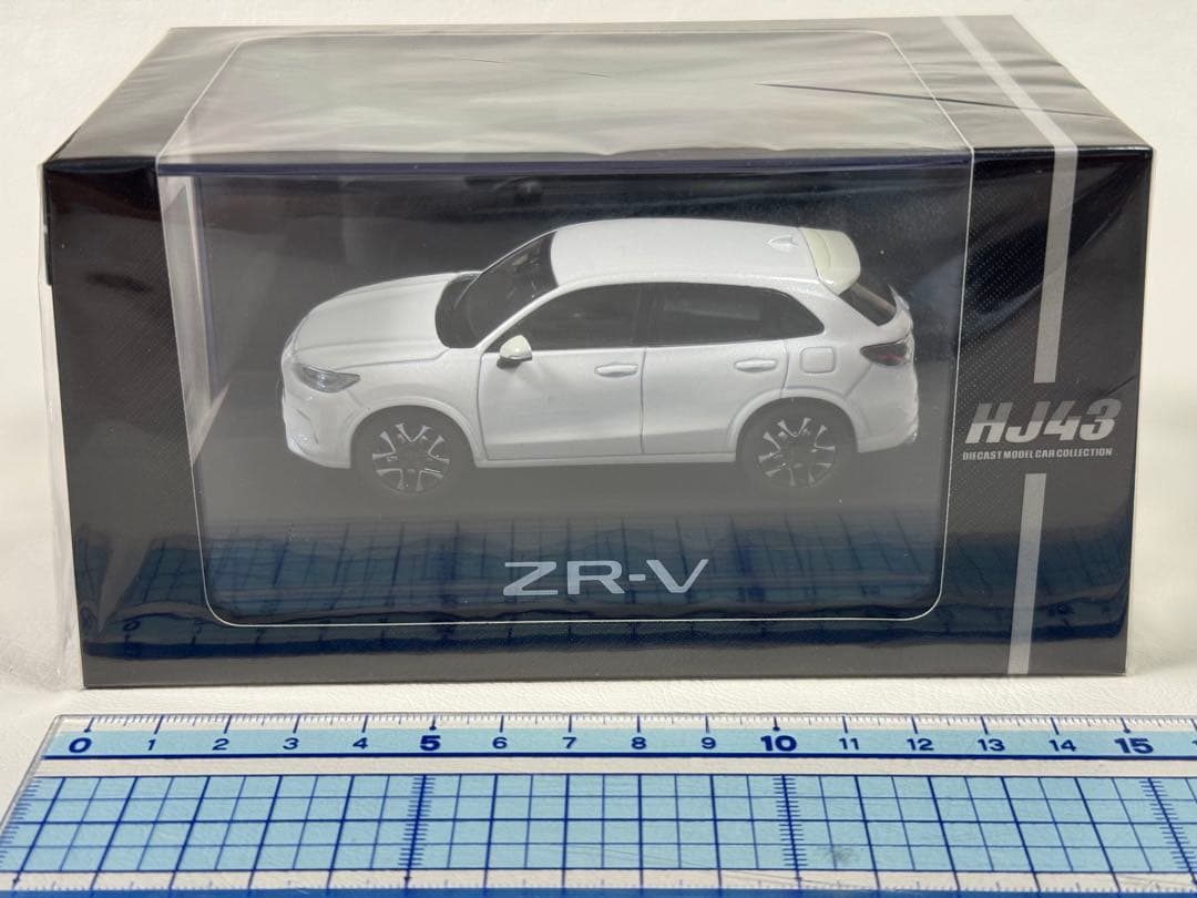 ホンダ ZR-V 新品　ミニカー　e:HEV ホワイトパール1/43 ZRV