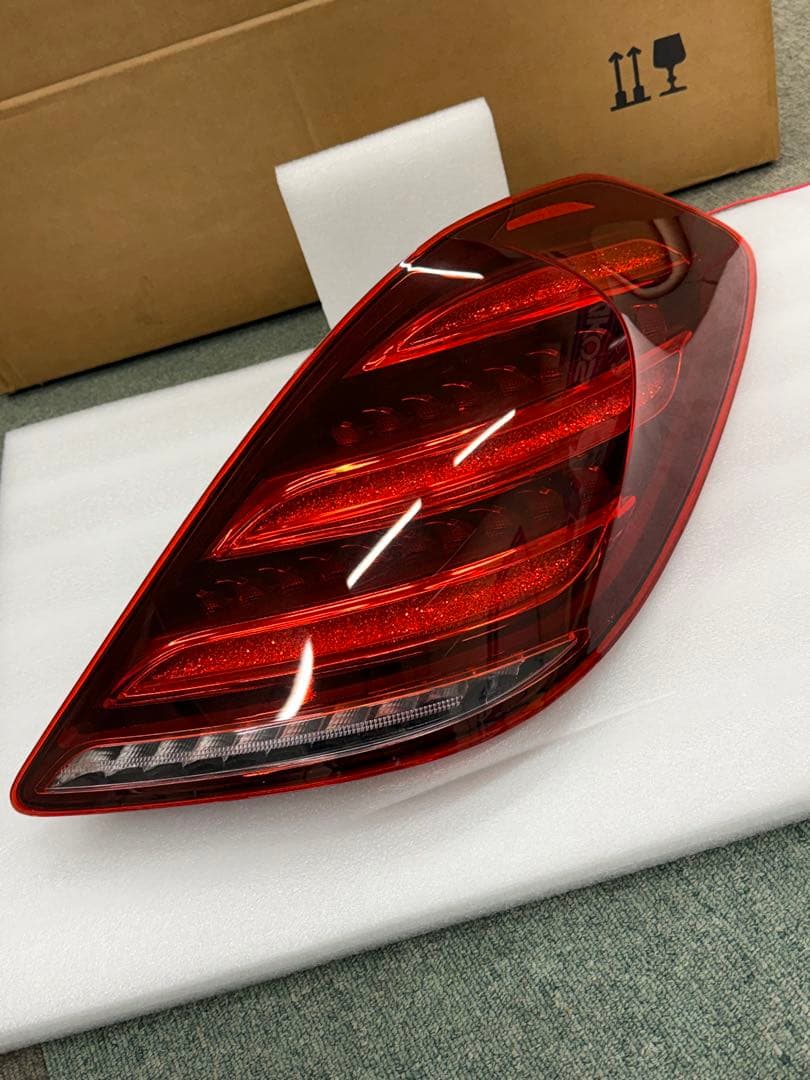 W222 後期　社外品テール　カミングホームファンクション付　送料込み