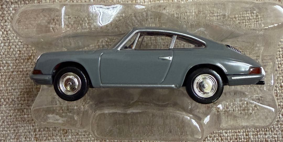 TOMICA ポルシェ911 (1964年式) LV-110