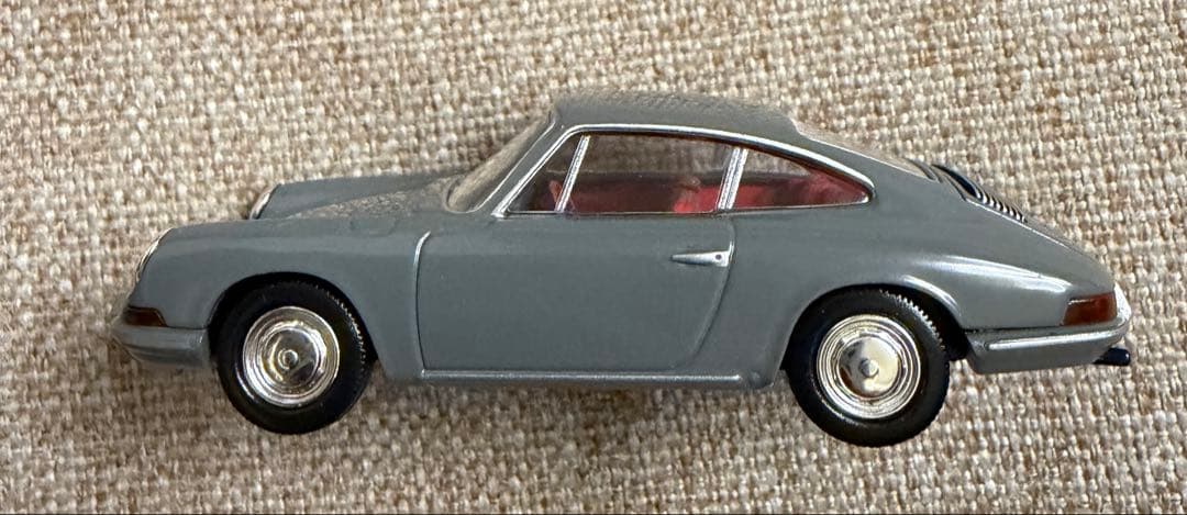 TOMICA ポルシェ911 (1964年式) LV-110
