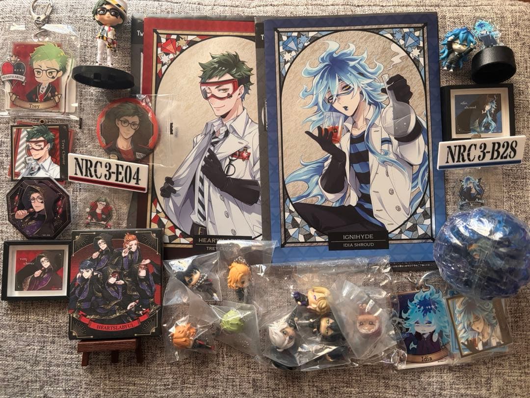 ツイステッドワンダーランド グッズ多数まとめ売り