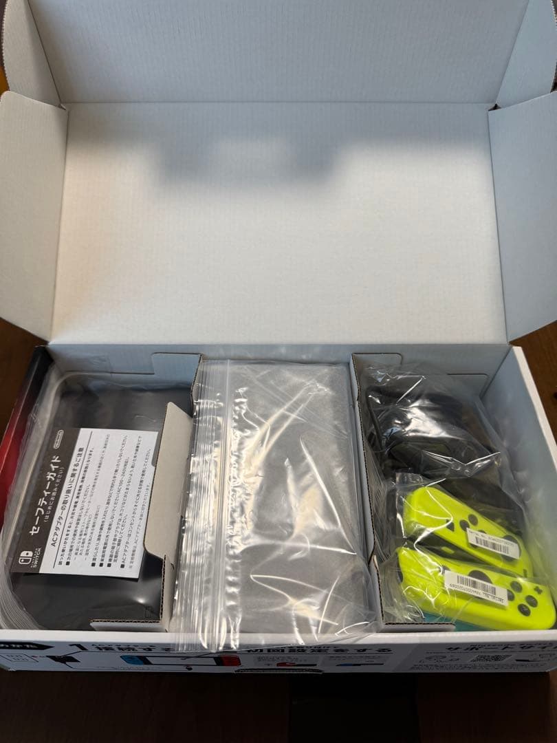 Nintendo Switch 本体および周辺機器