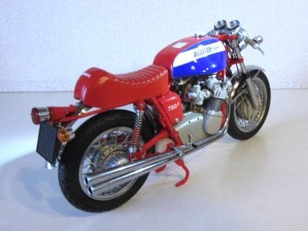 特価 MINICHAMPS (1/12) ＭＶ アグスタ 750S