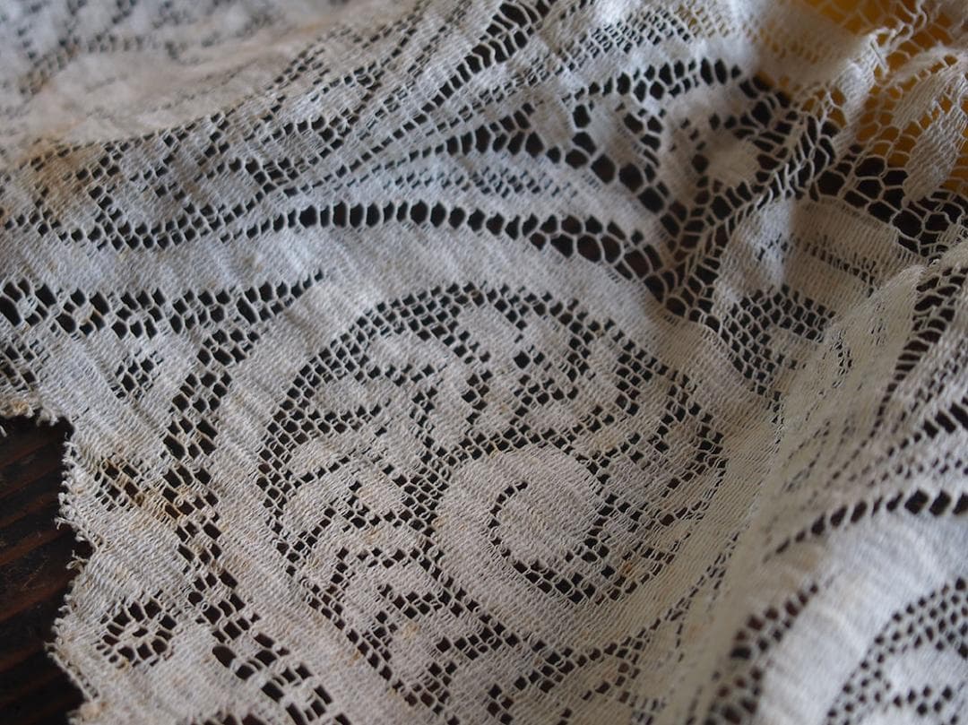 ニッティングレース ベッドカバー 209c×185c+縁飾り 間仕切り/K368