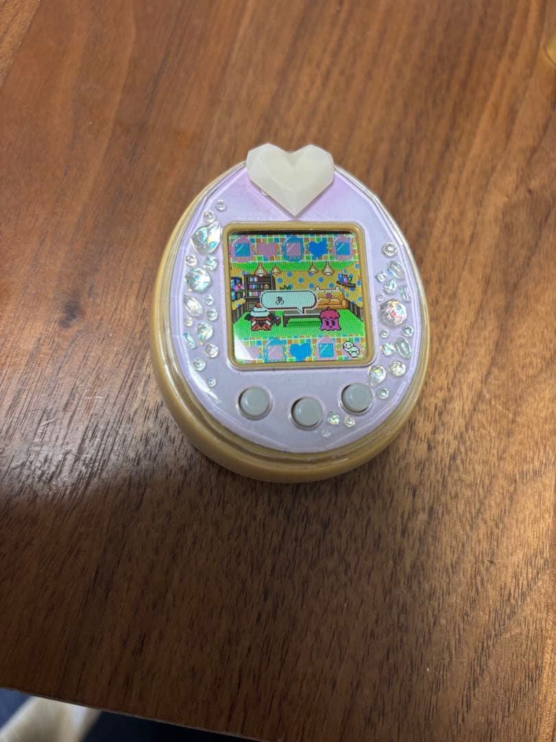 たまごっちピース　パープル？　ピンク？