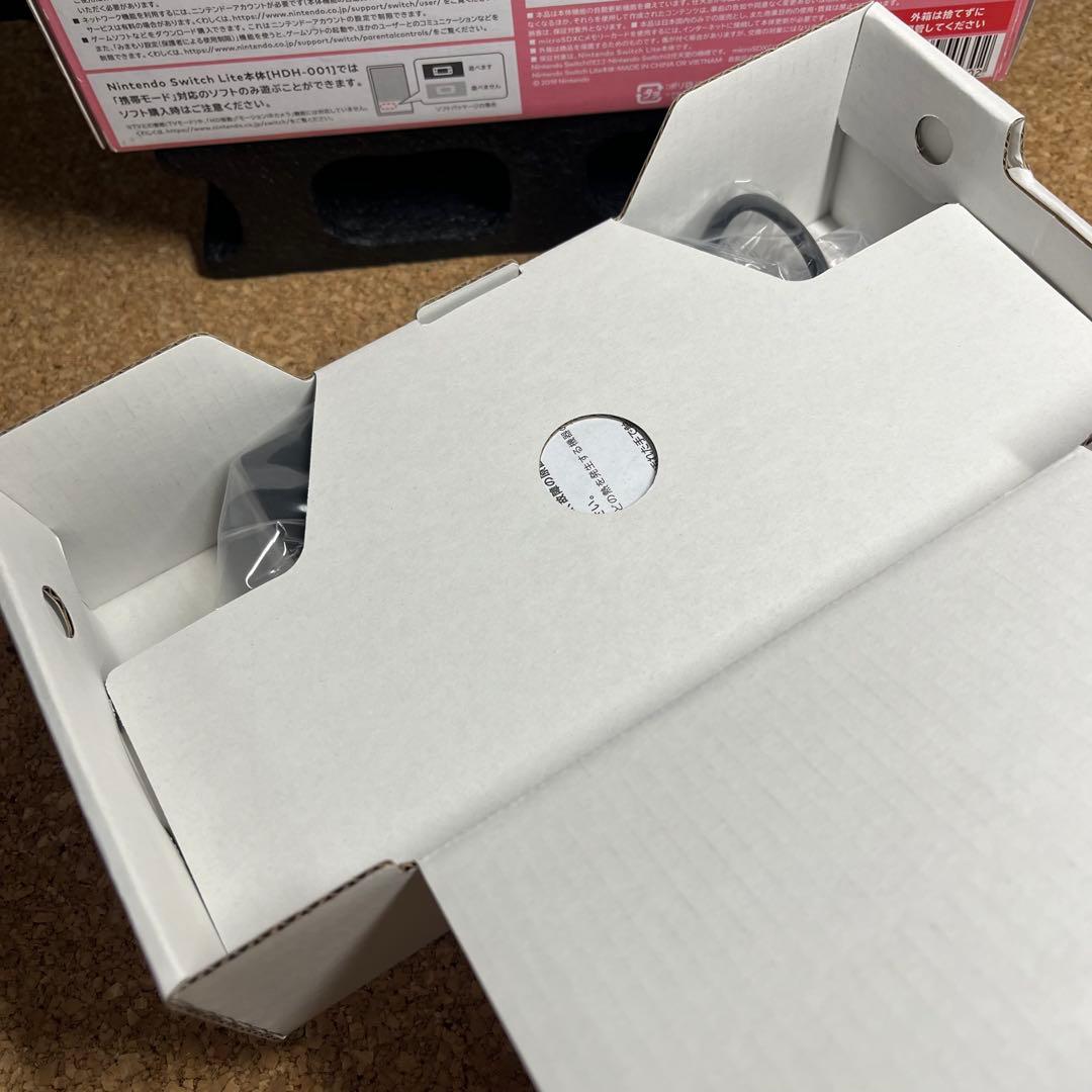【新品未使用】Nintendo Switch Lite 本体 ピンク/Coral