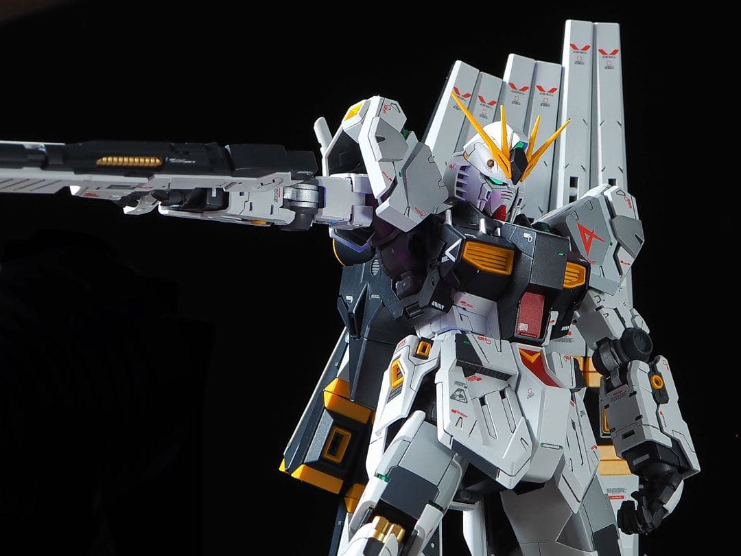 mg νガンダム　ver.ka 全塗装　完成品 筋彫り　マスキング　発光など
