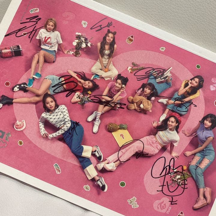 TWICE What is Love? 全メンバー直筆サイン入りアルバム 写真集