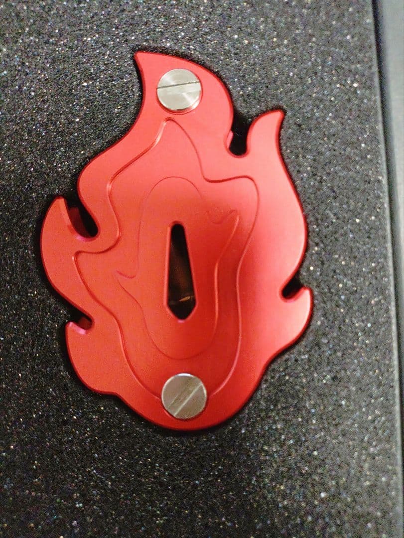 鬼滅の刃　日輪刀の鍔（鐔）　キーケース　KeyItem　煉獄杏寿郎　紅色