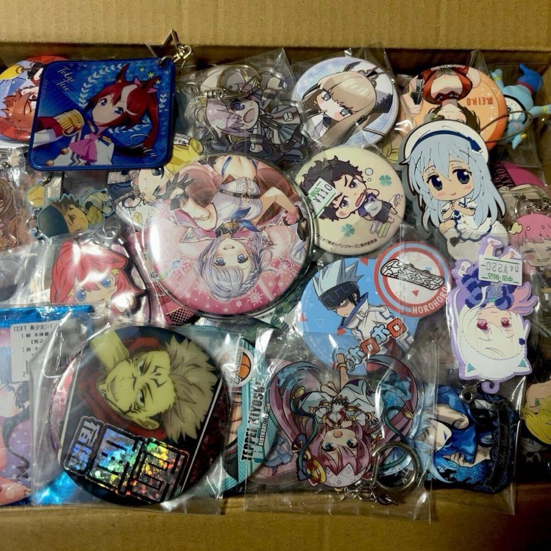 ⑦ アニメグッズ ノンジャンル 缶バッジ 小物類 400点 大量まとめ売り