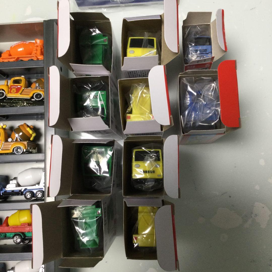トミカコレクションケース　ミニカー　ミキサー車等44台