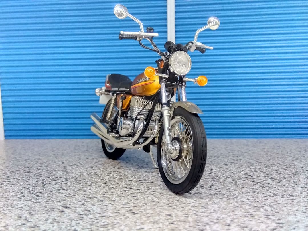 Scale-Bikes 1/18ミニカー カワサキ 750 H2 Mach Ⅳ