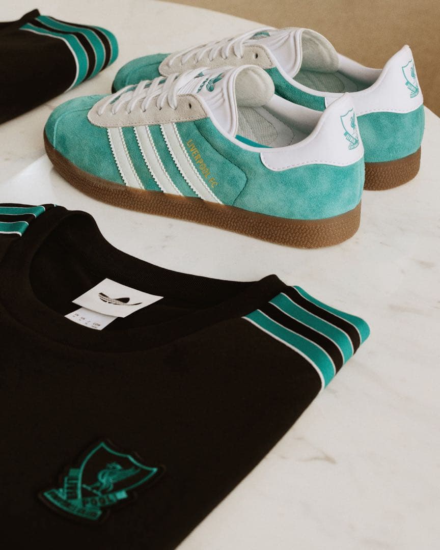 リバプール adidasoriginals スウェットシャツ 25/26