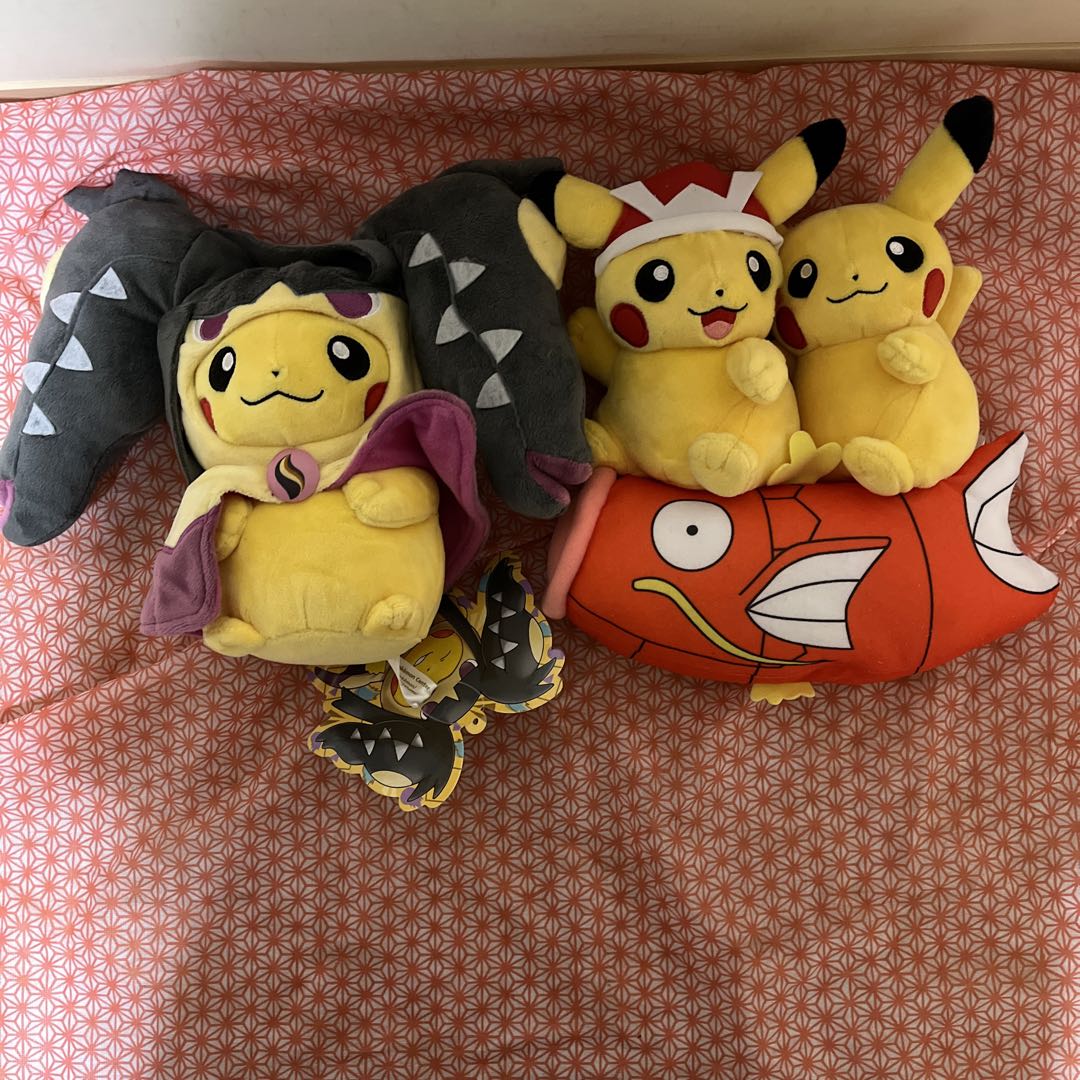 ポケモン　ピカチュウ　ぬいぐるみ