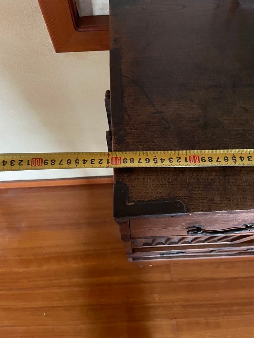 伝統的な日本の木製タンス