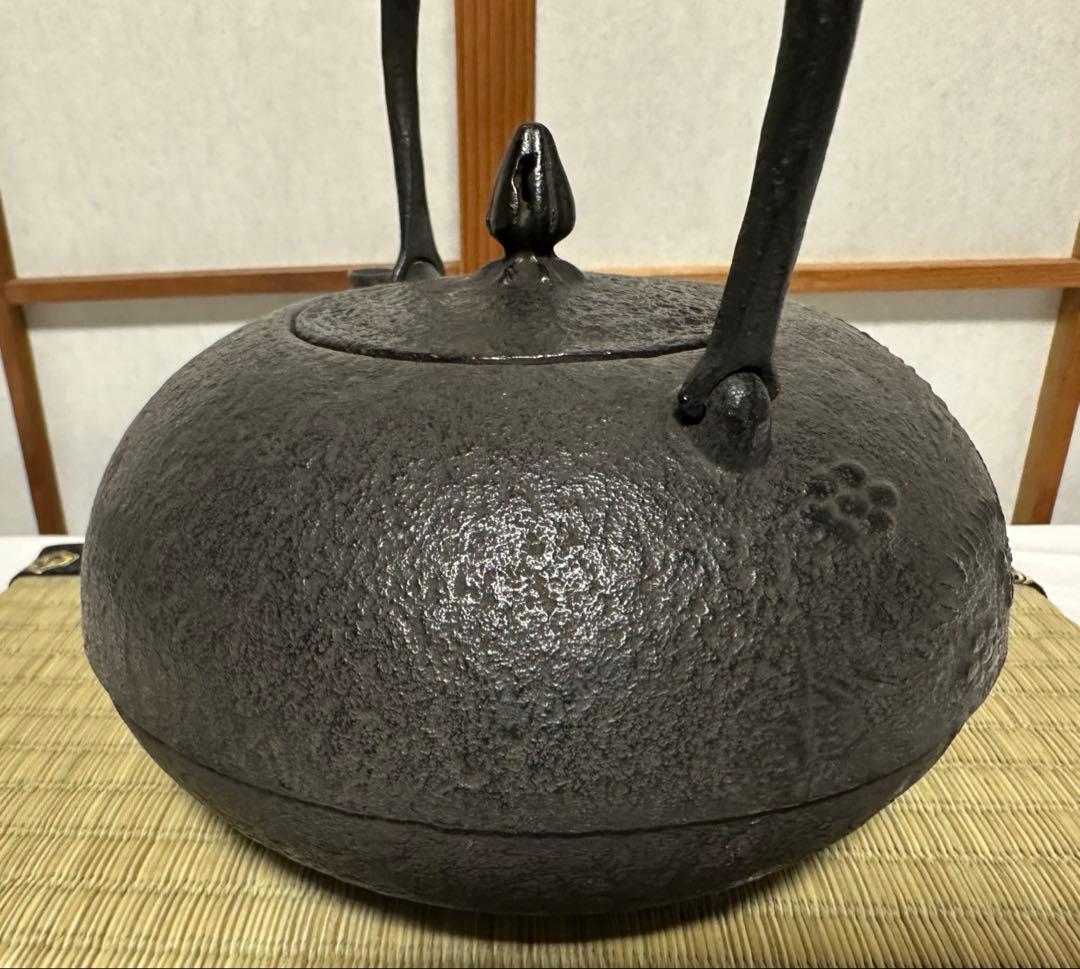 本番盛岡 薫山 南部鉄器 鉄瓶 平丸型 雲龍 1.6リットル 新品未使用品