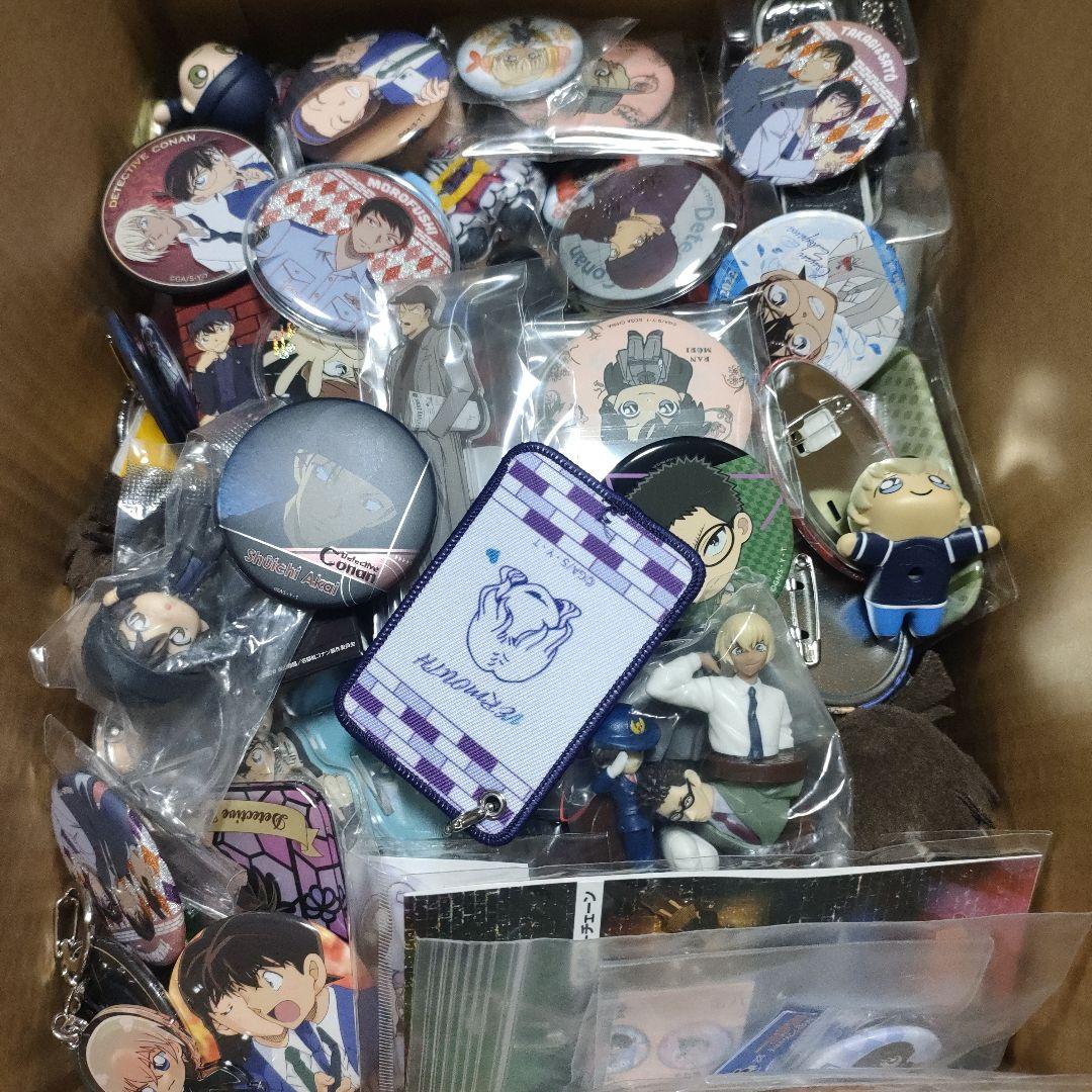 名探偵コナン　まとめ売り　缶バッジ　キーホルダー　アクリルスタンド　約400点