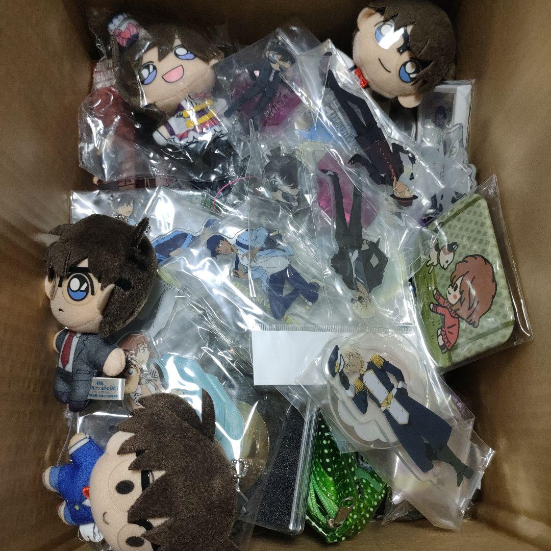 名探偵コナン　まとめ売り　缶バッジ　キーホルダー　アクリルスタンド　約400点