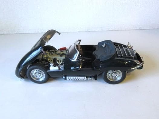 特価 AUTOart (1/18) ジャガー XKSS