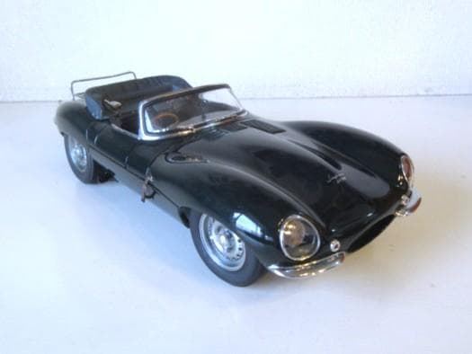 特価 AUTOart (1/18) ジャガー XKSS