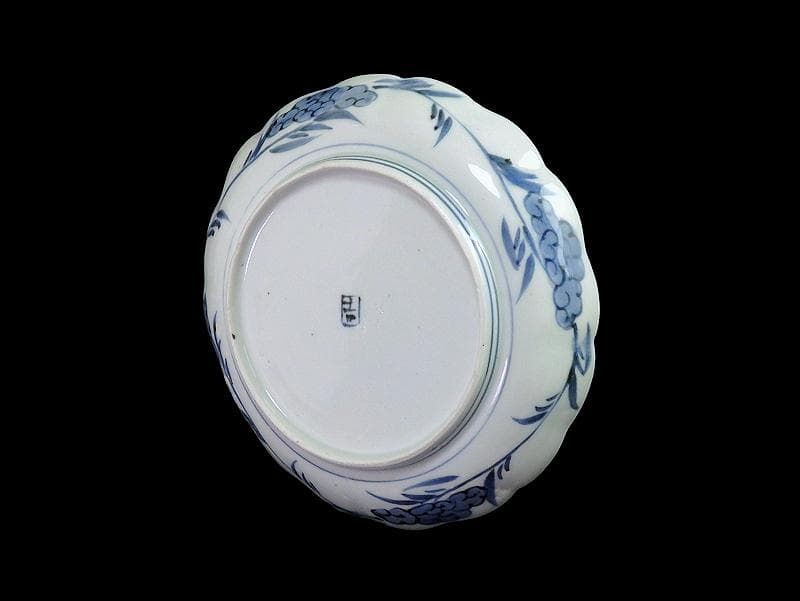 古伊万里　染付　菊花四方襷紋に若松の図　６寸皿　A361A-fbva