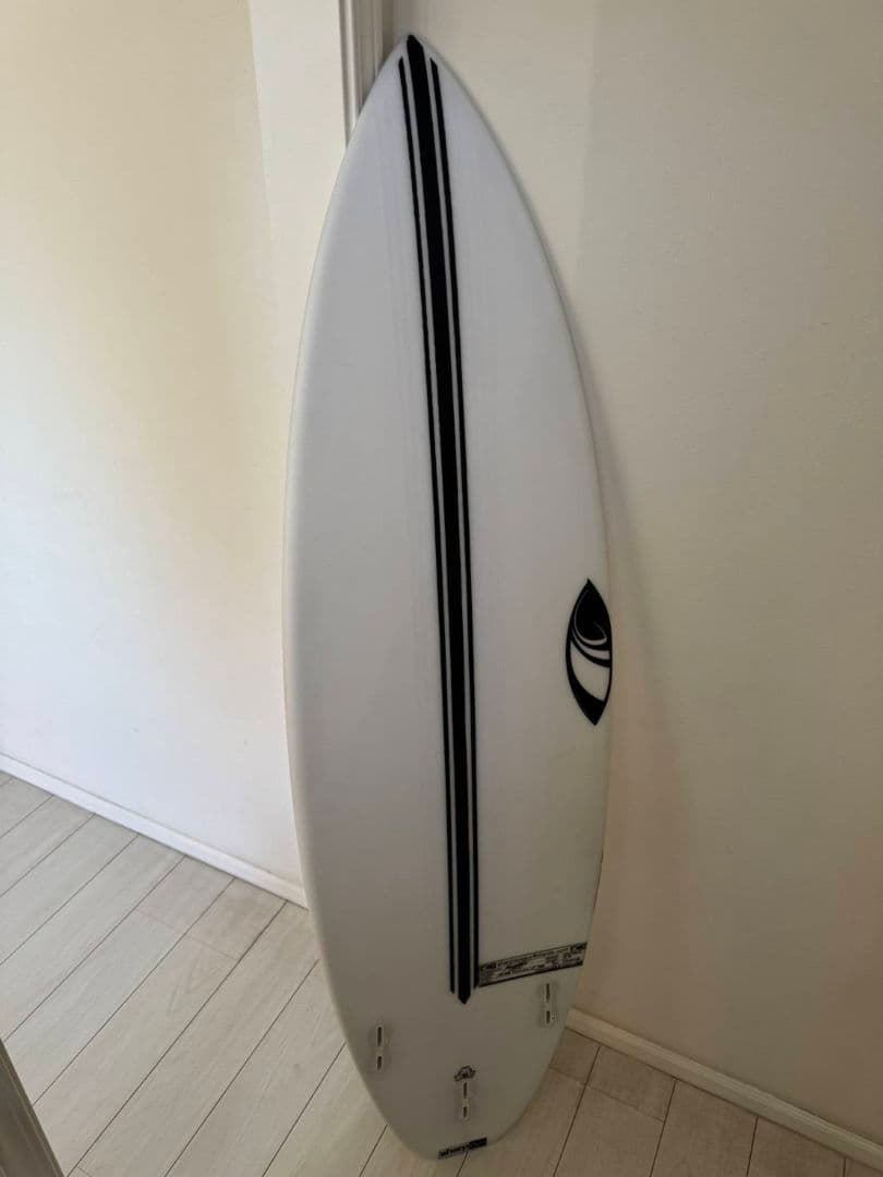 シャープアイサーフボードOKAY長さ5’9幅18.31厚み5.56厚さ23.5L