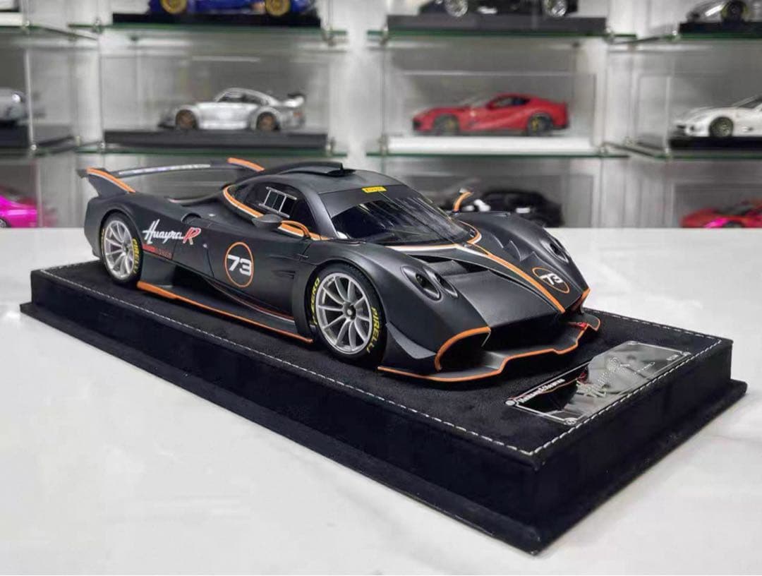 新発売 HH モデル 1/18 パガーニ ウアイラ マットブラック ミニカー