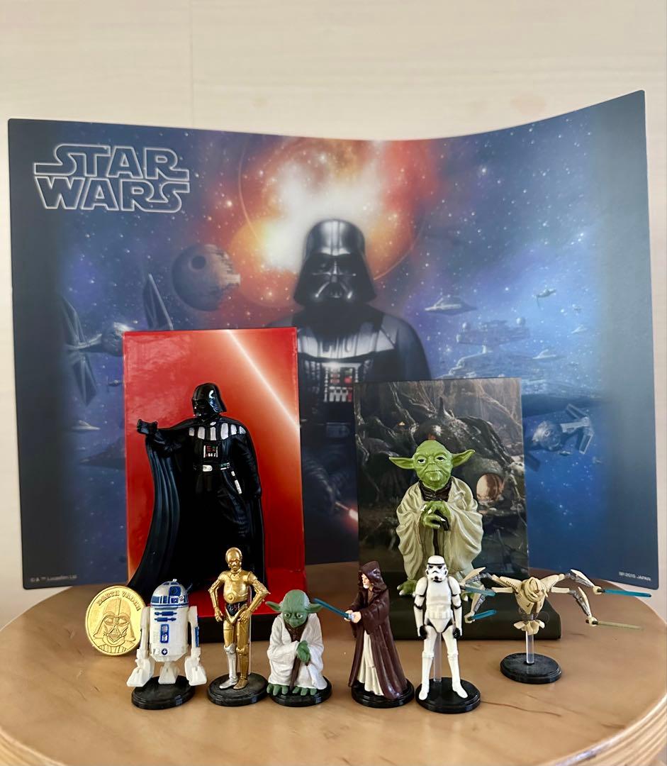R2-D2 C-3PO フィギュアとダースベーダー　ヨーダフィギュアセット