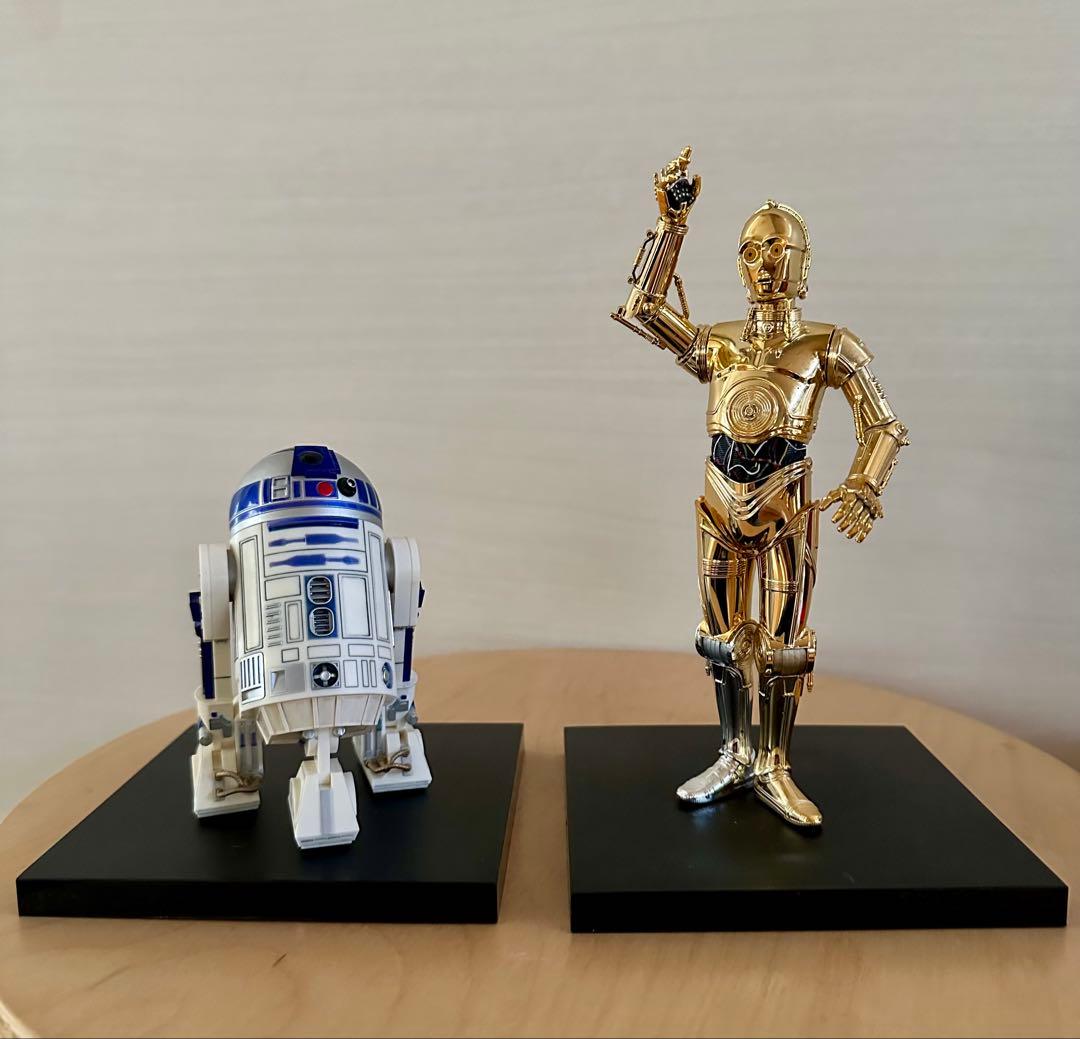 R2-D2 C-3PO フィギュアとダースベーダー　ヨーダフィギュアセット